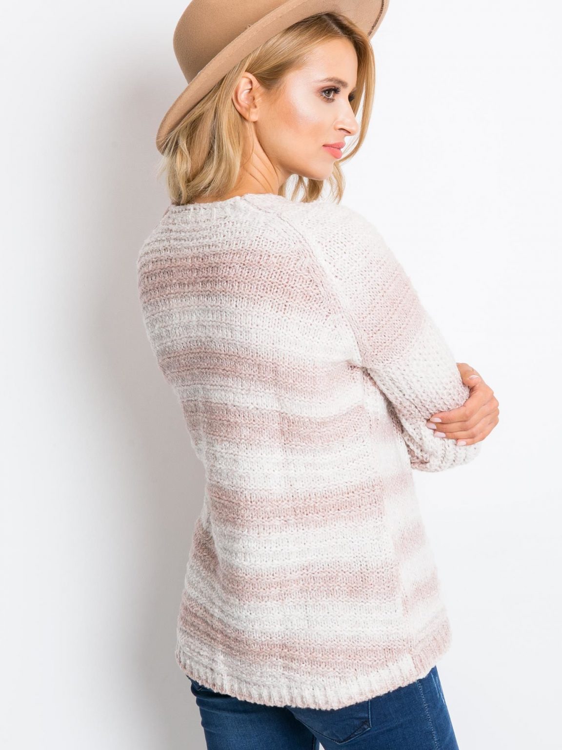 Jasnoróżowy sweter Emmah