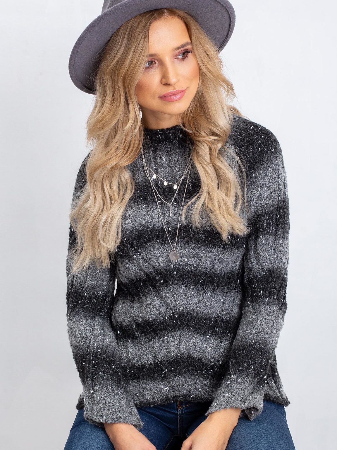 Ciemnoszary sweter Melanie