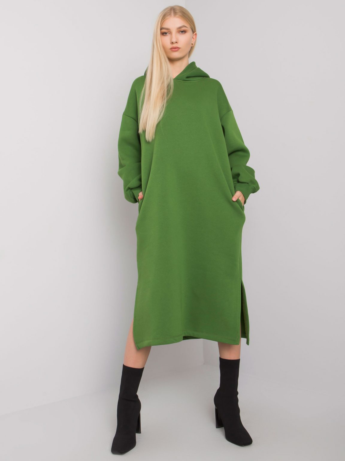 Zielona sukienka dresowa z kapturem Christel