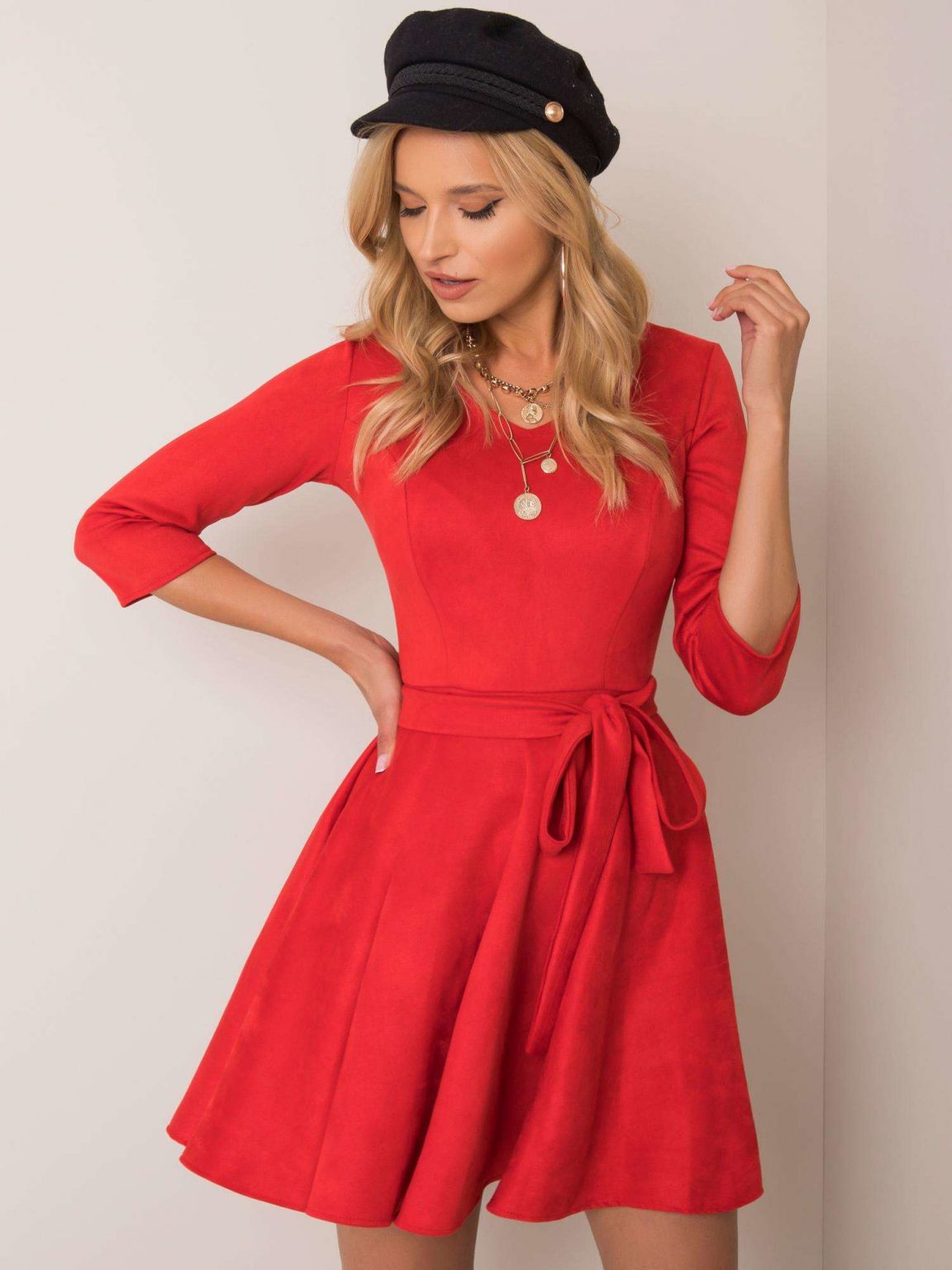 Czerwona sukienka z ekologicznego zamszu Carla