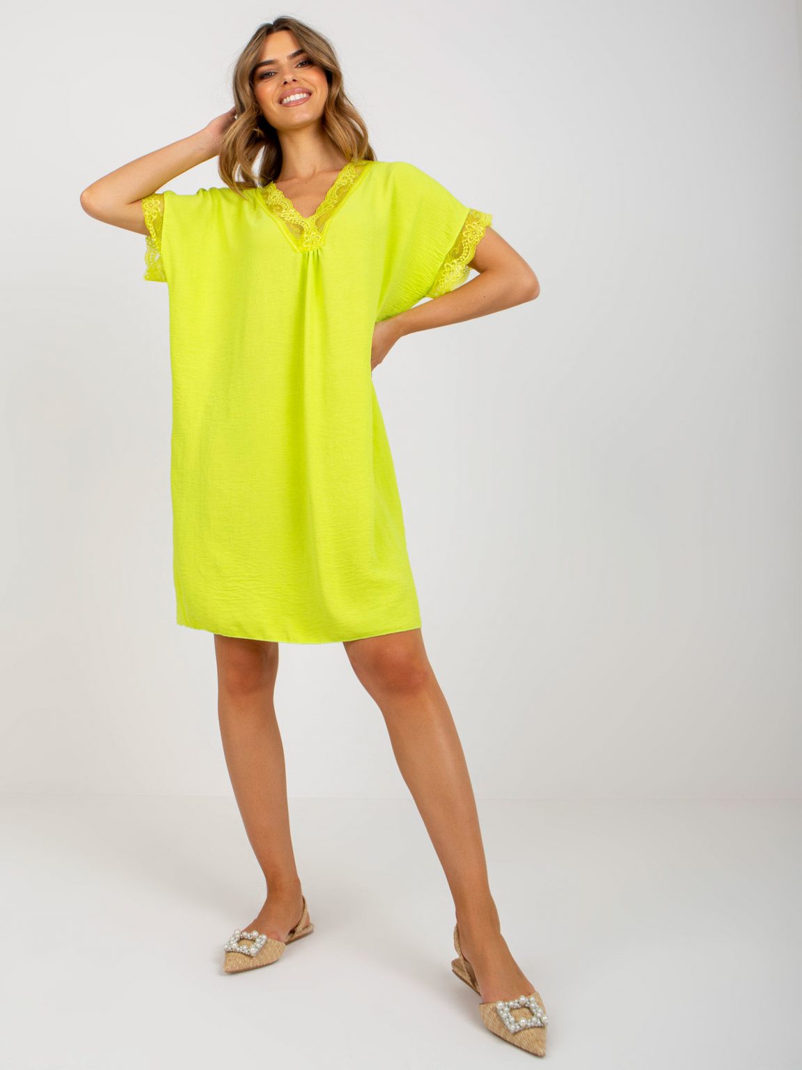 Limonkowa sukienka oversize z wiskozą