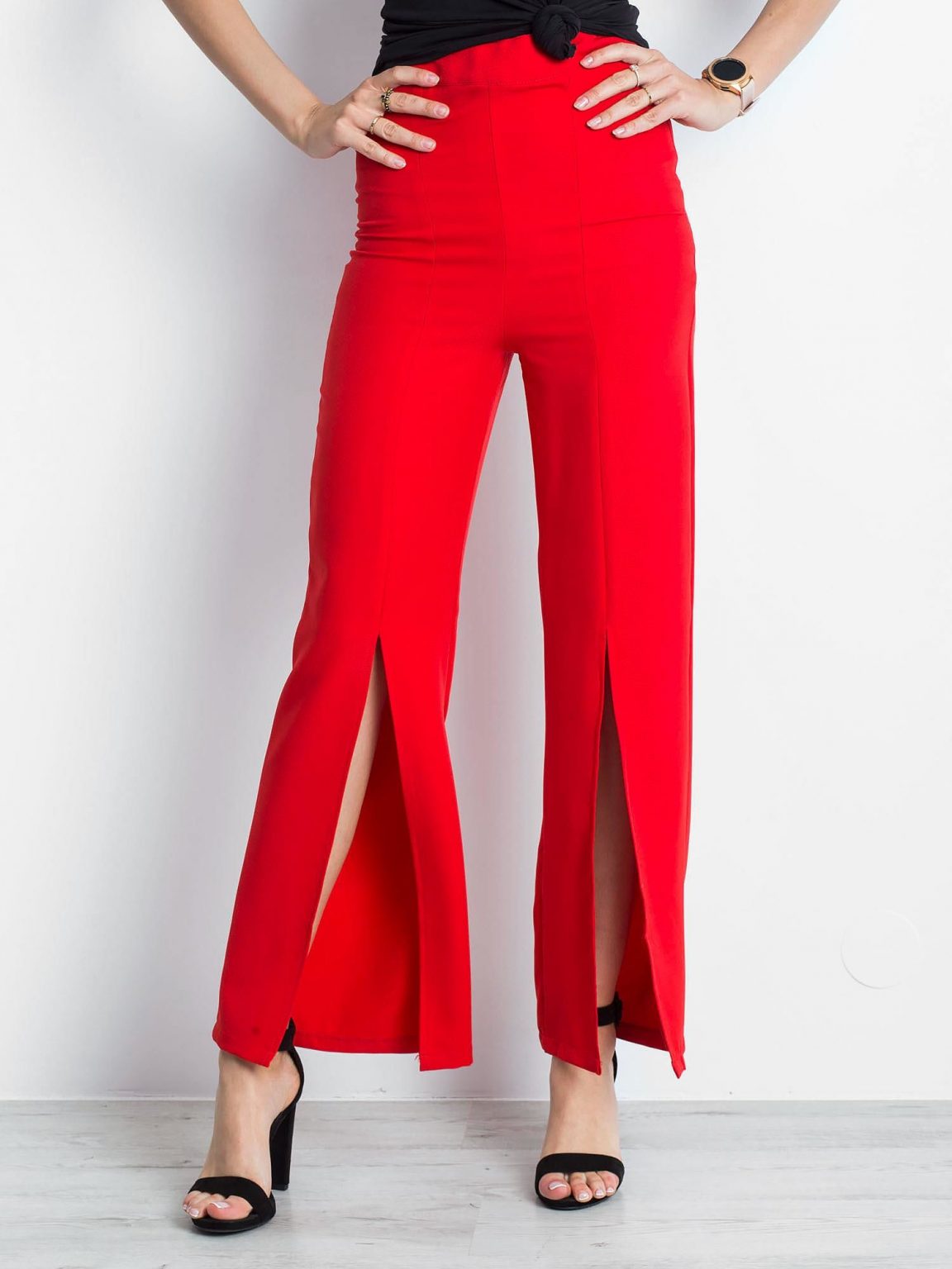 Czerwone spodnie Considerable