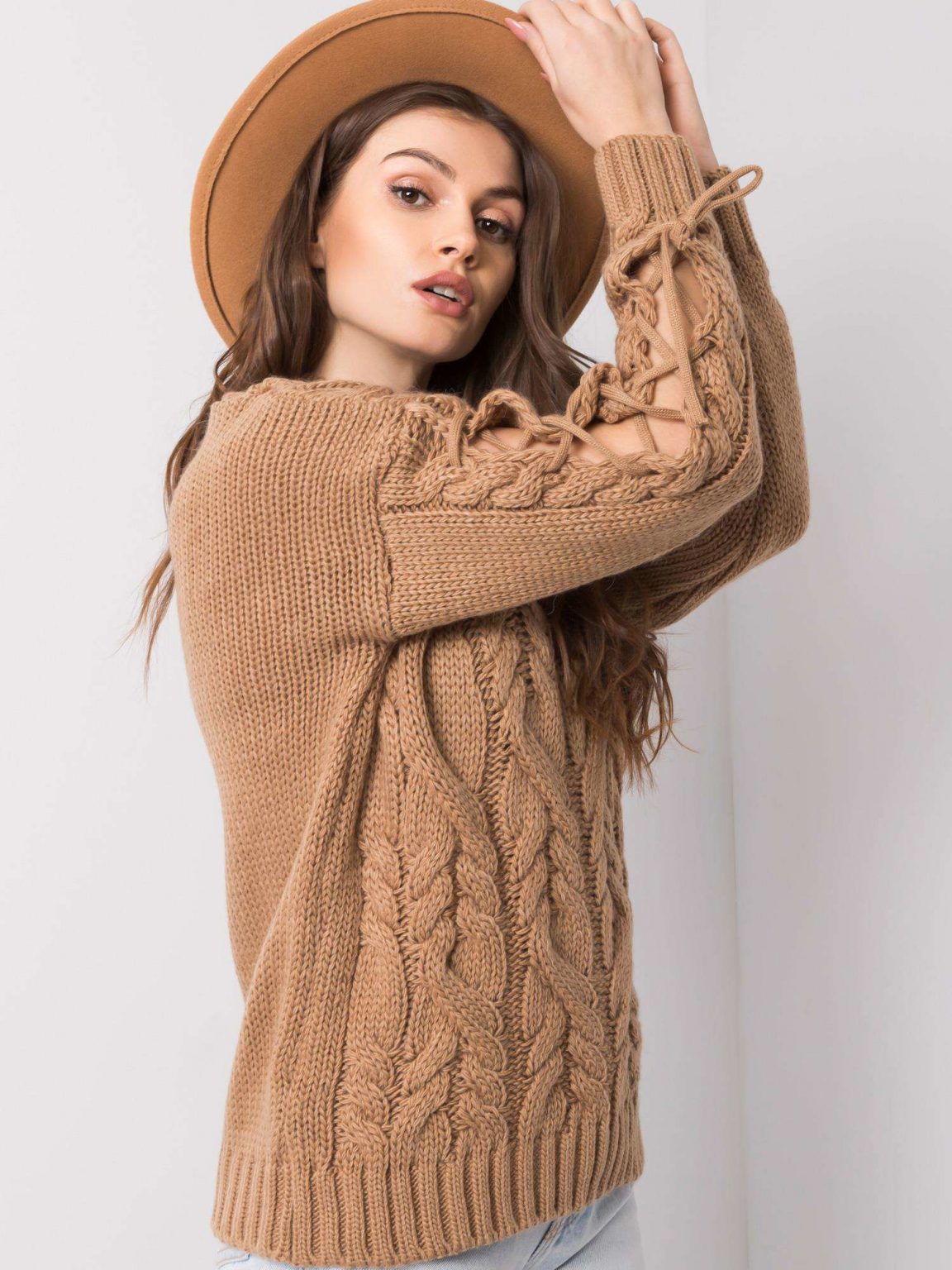 Camelowy sweter Betsy