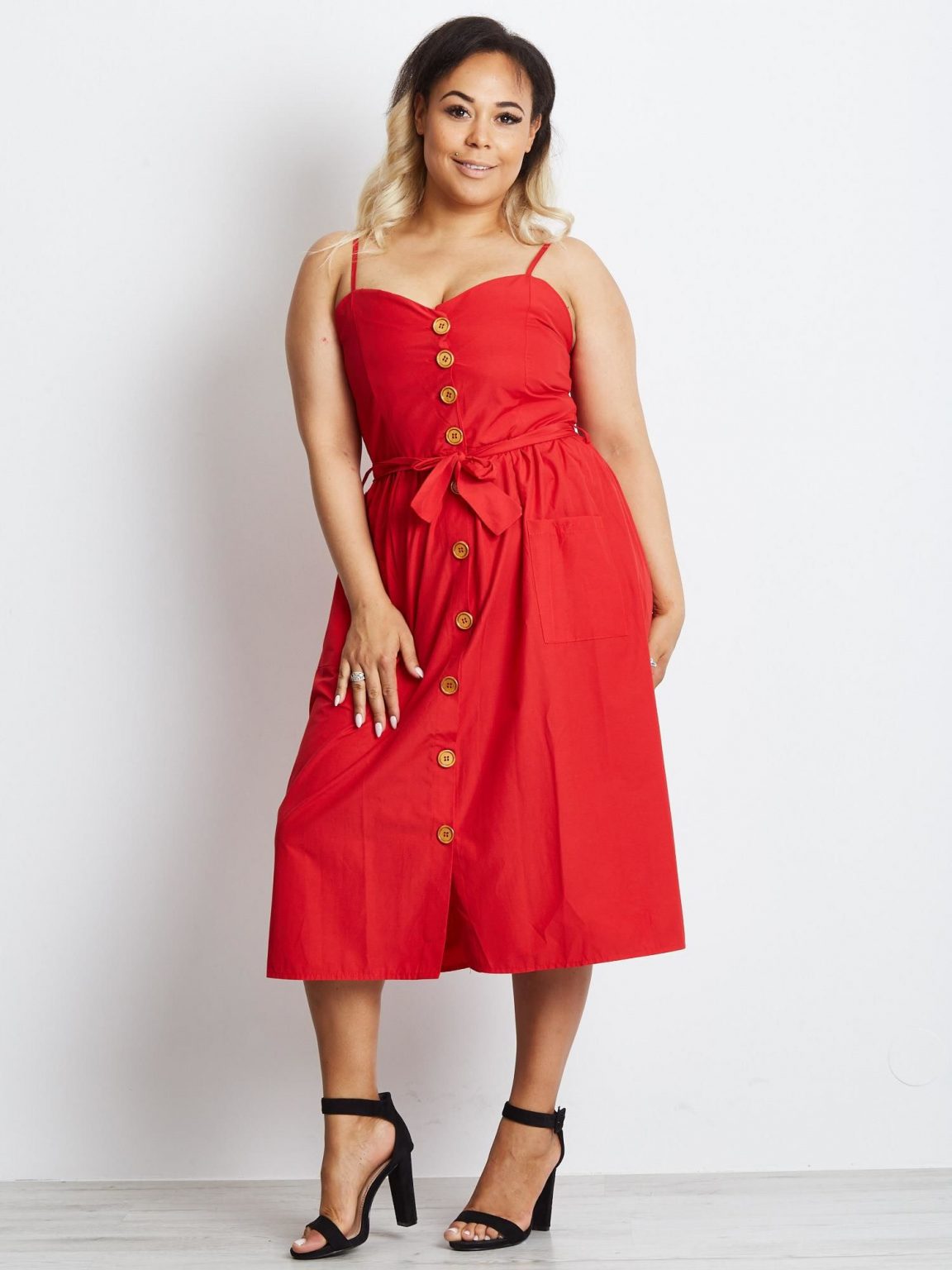 Czerwona sukienka plus size Realm