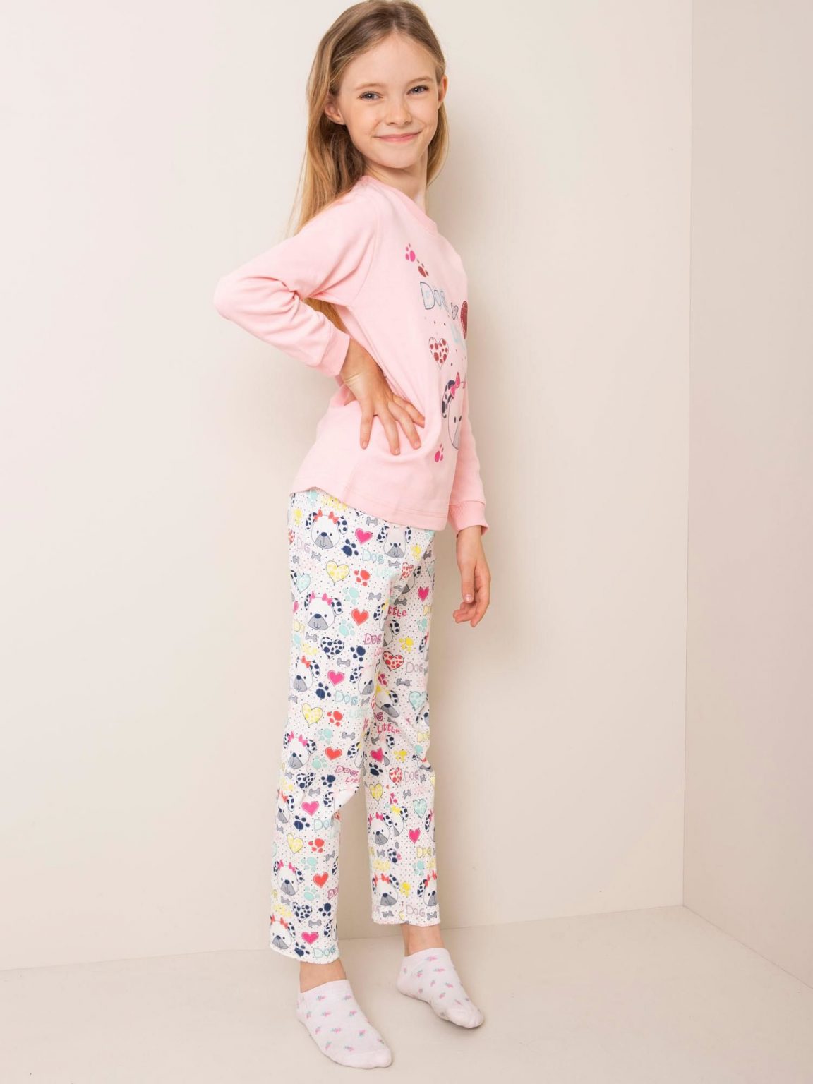 Jasnoróżowa piżama dla dziewczynki