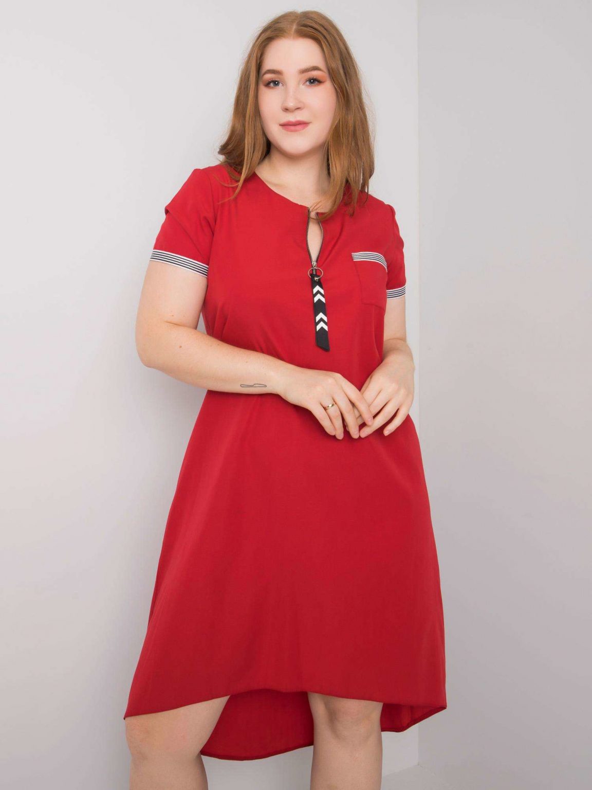 Czerwona sukienka plus size z bawełny Viana