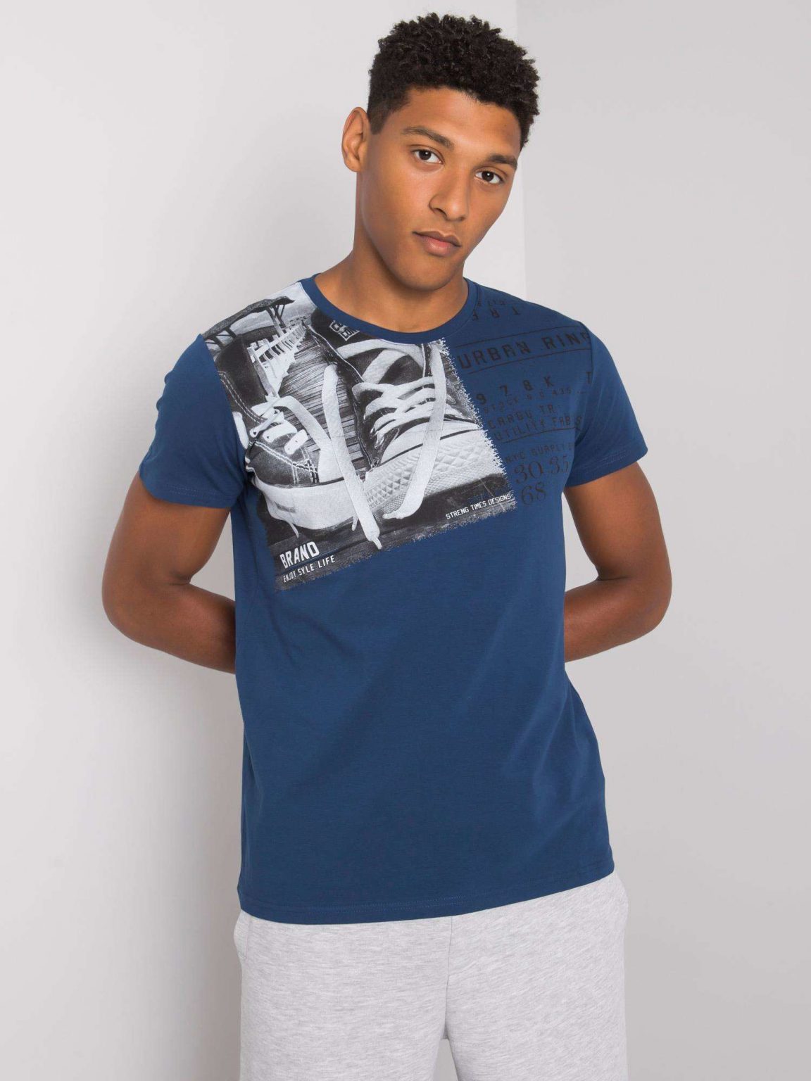 Jasnogranatowy t-shirt z bawełny Kendrick