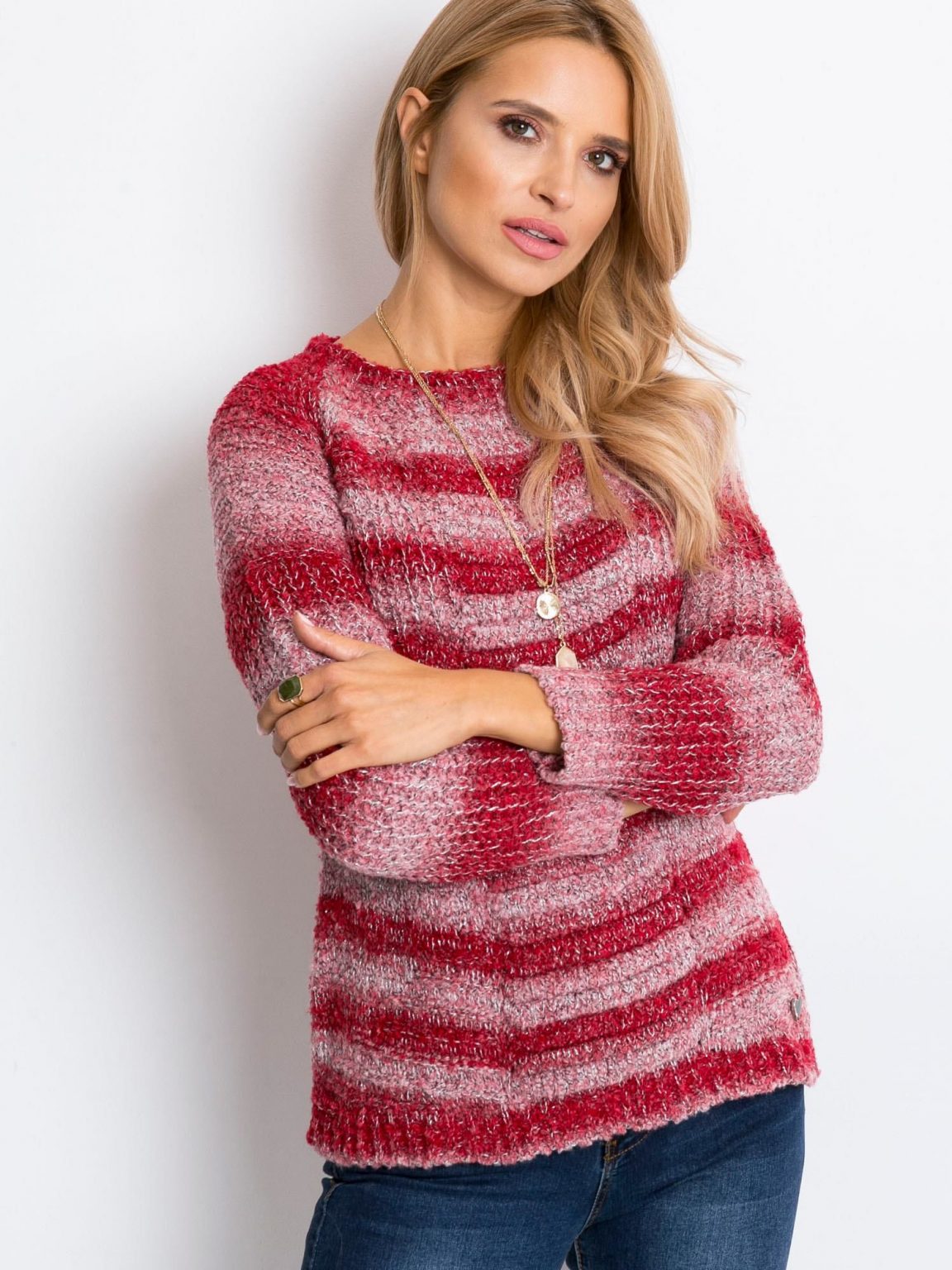 Czerwony sweter Here