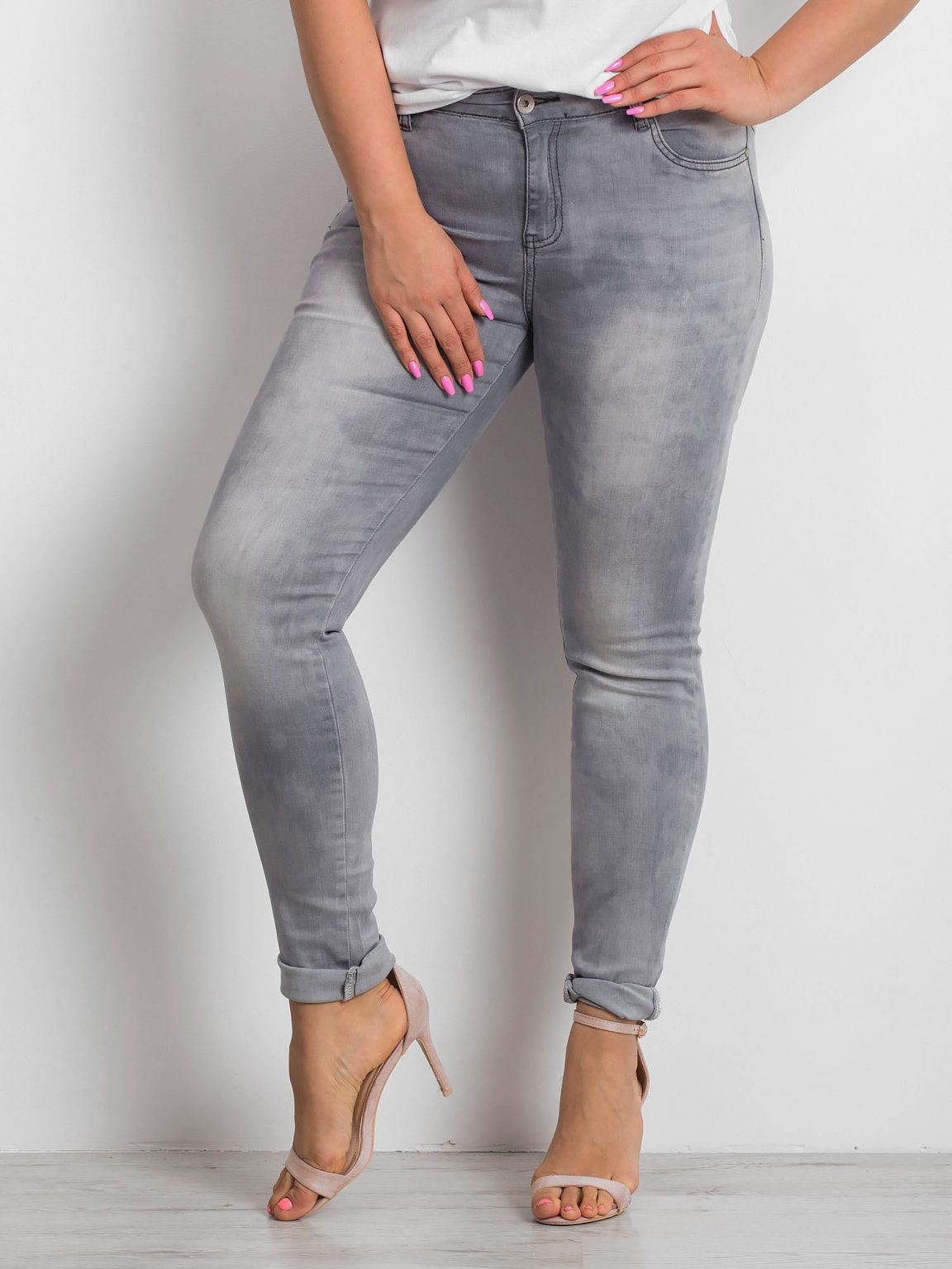 Szare jeansy plus size Clearly