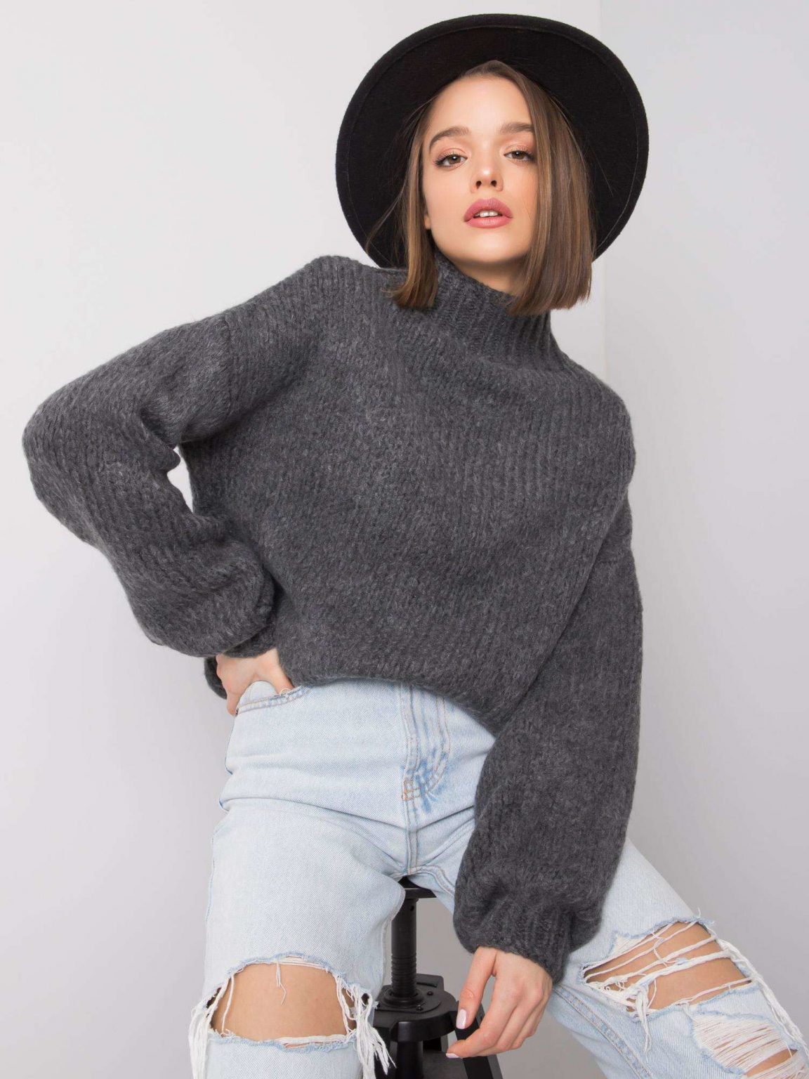 Ciemnoszary sweter Ariana