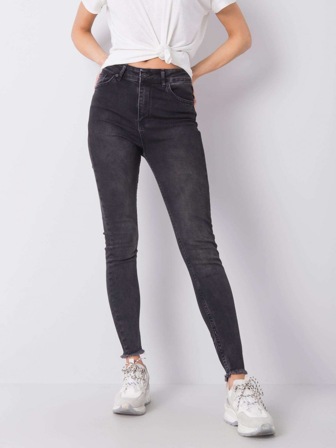 Czarne jeansy slim fit Taliyah RUE PARIS