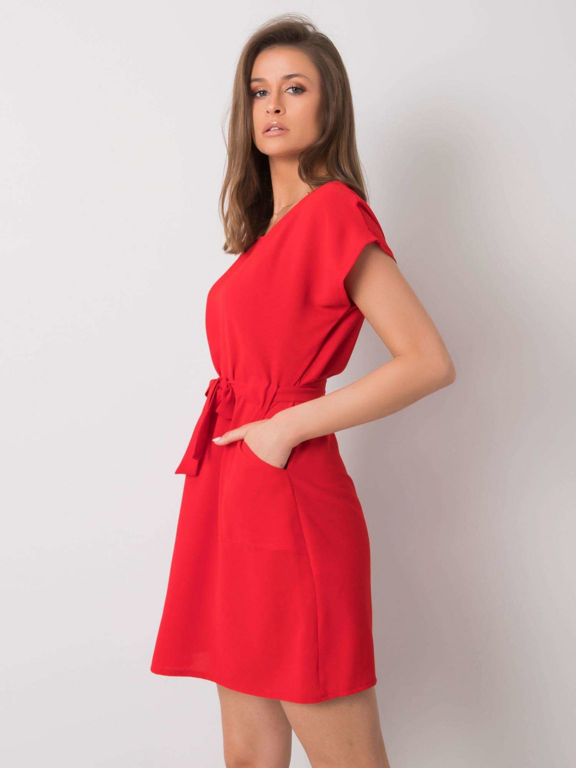 Czerwona sukienka Allaina