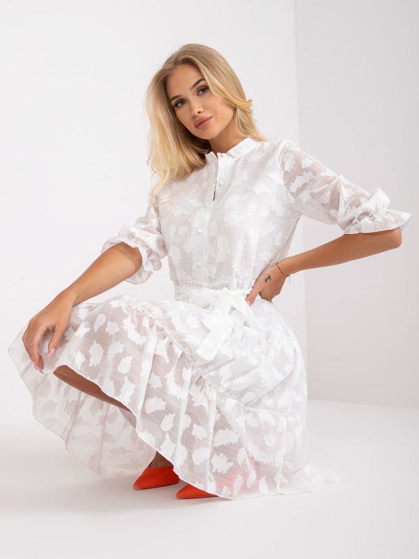 Biała mini sukienka koktajlowa z paskiem