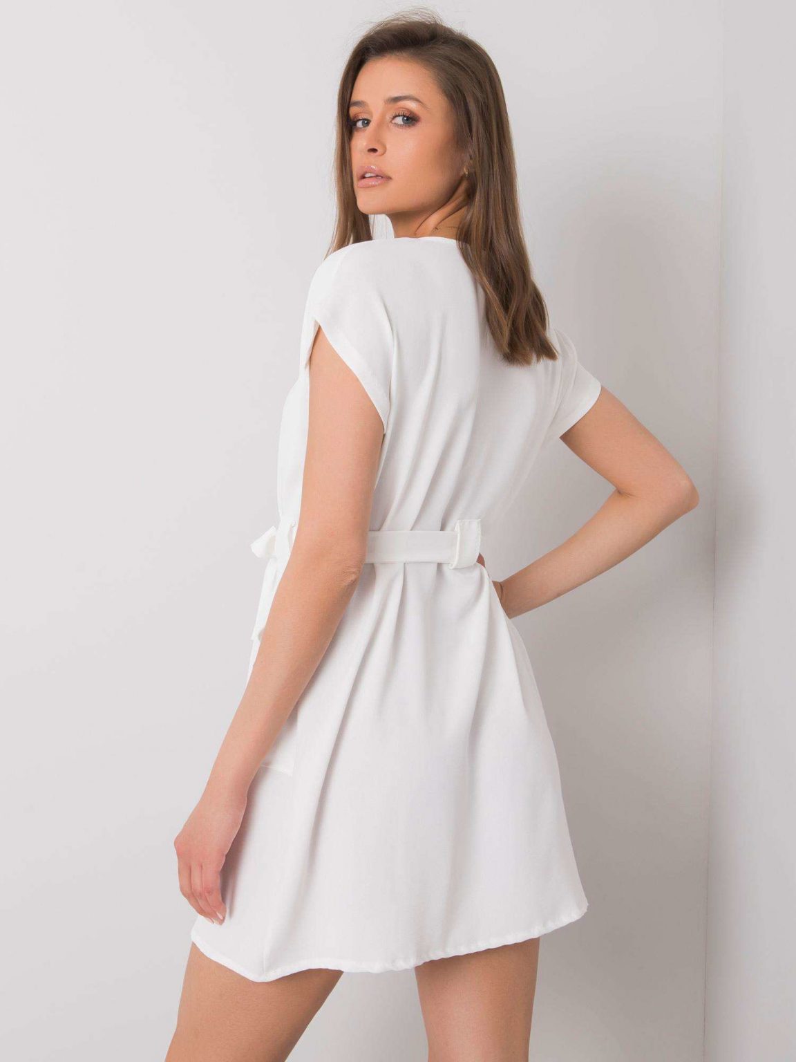 Biała sukienka Allaina