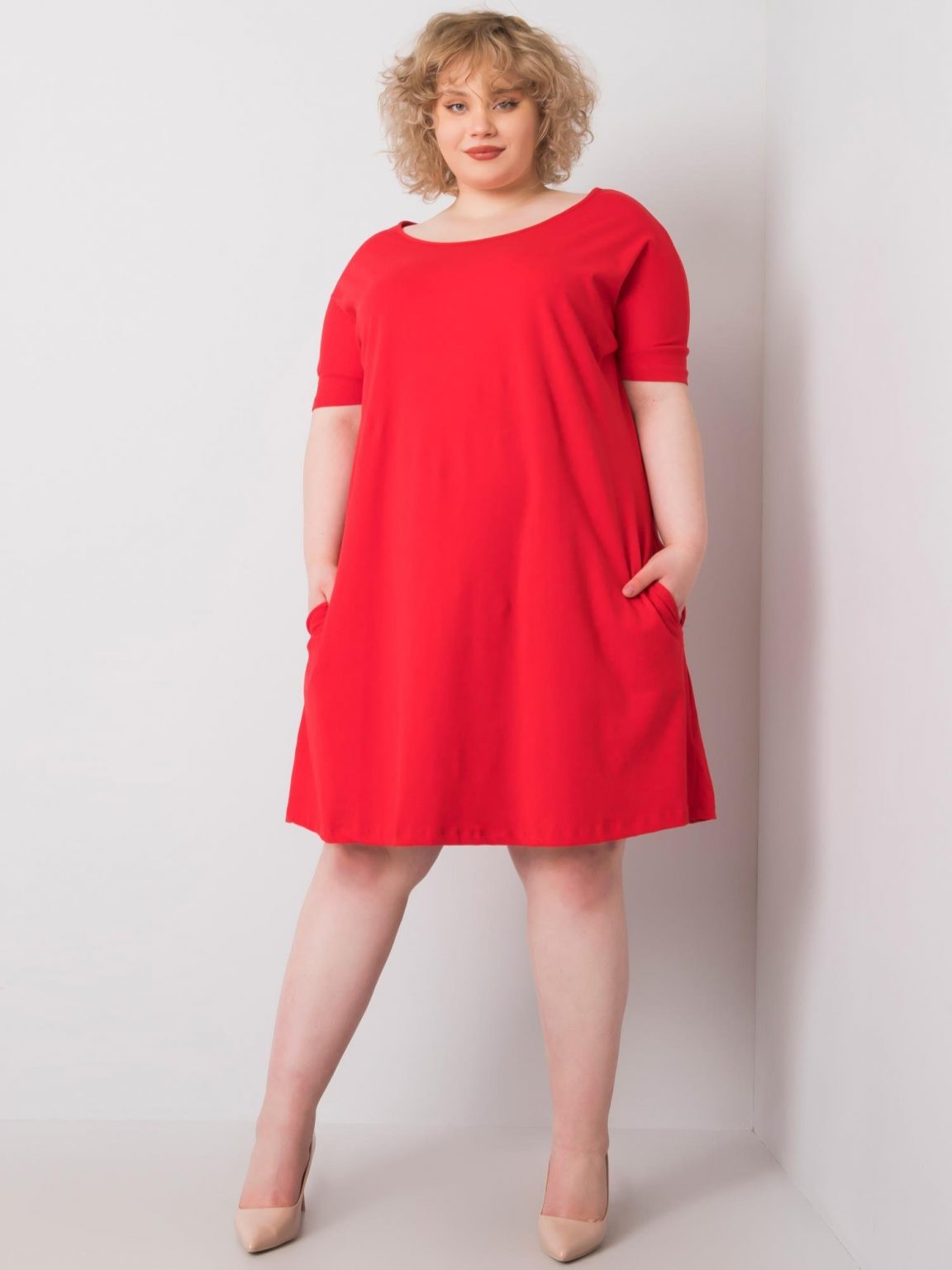 Czerwona sukienka plus size z krótkim rękawem Bellamy