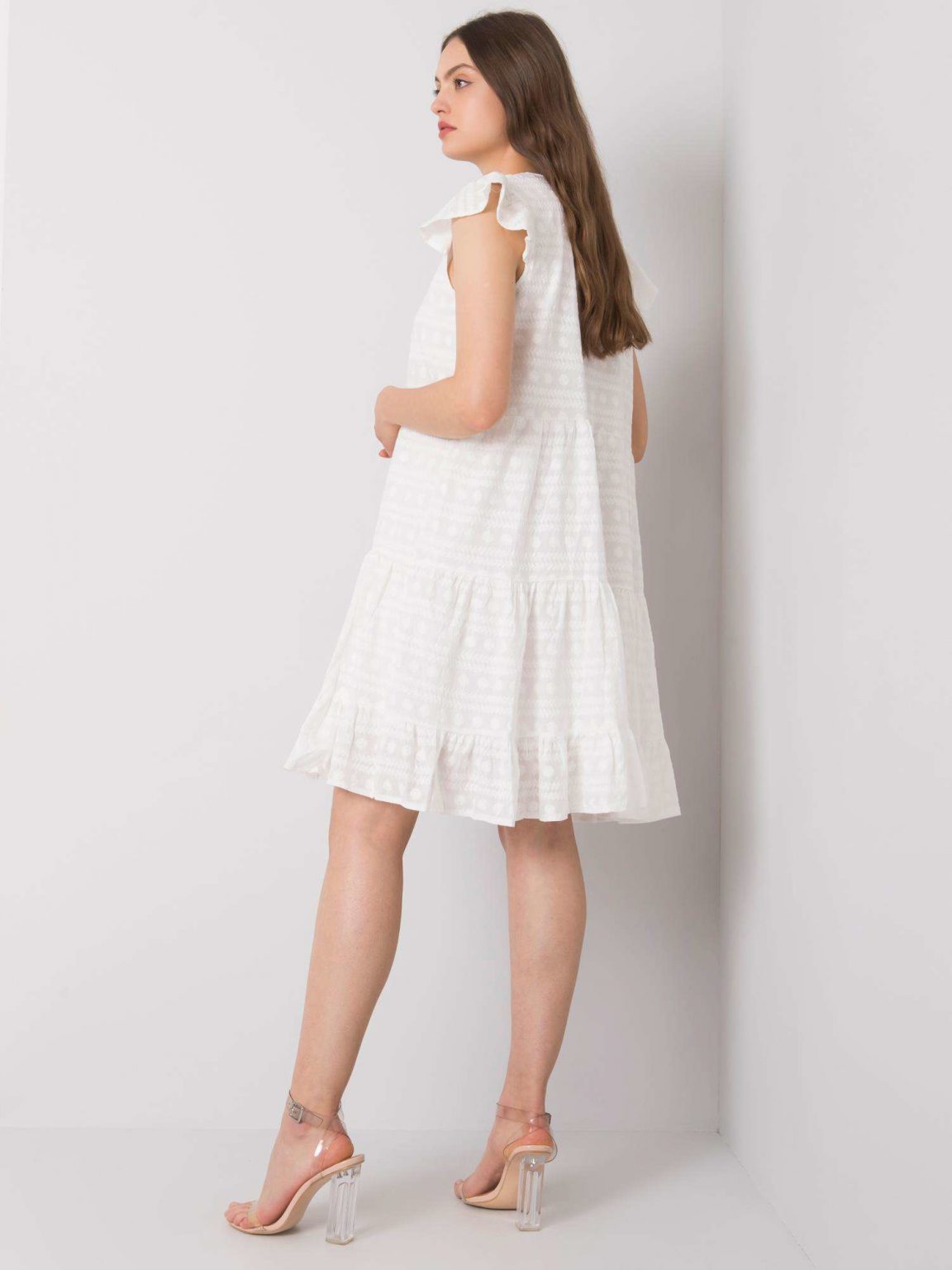 Biała sukienka z haftami Clementine