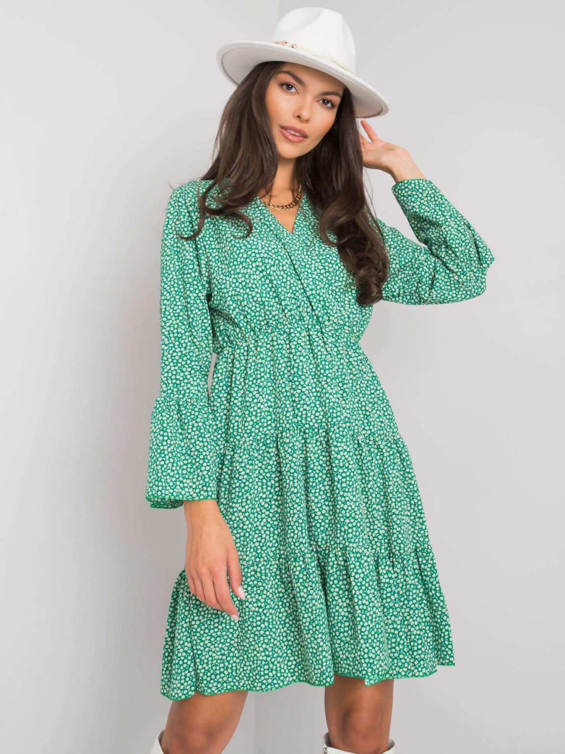 Zielona sukienka w kwiatki Daleyza
