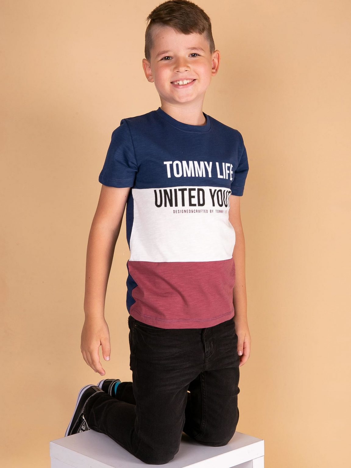 TOMMY LIFE Granatowo-bordowy t-shirt dla chłopca