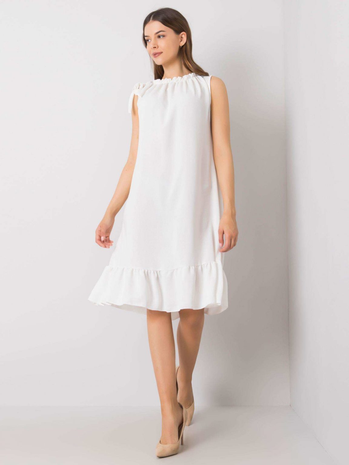 Biała sukienka z falbaną Domenica