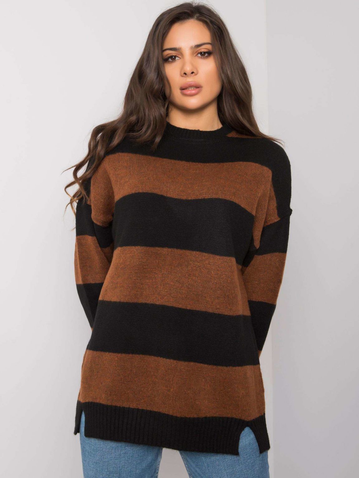 Brązowo-czarny sweter w paski Nine