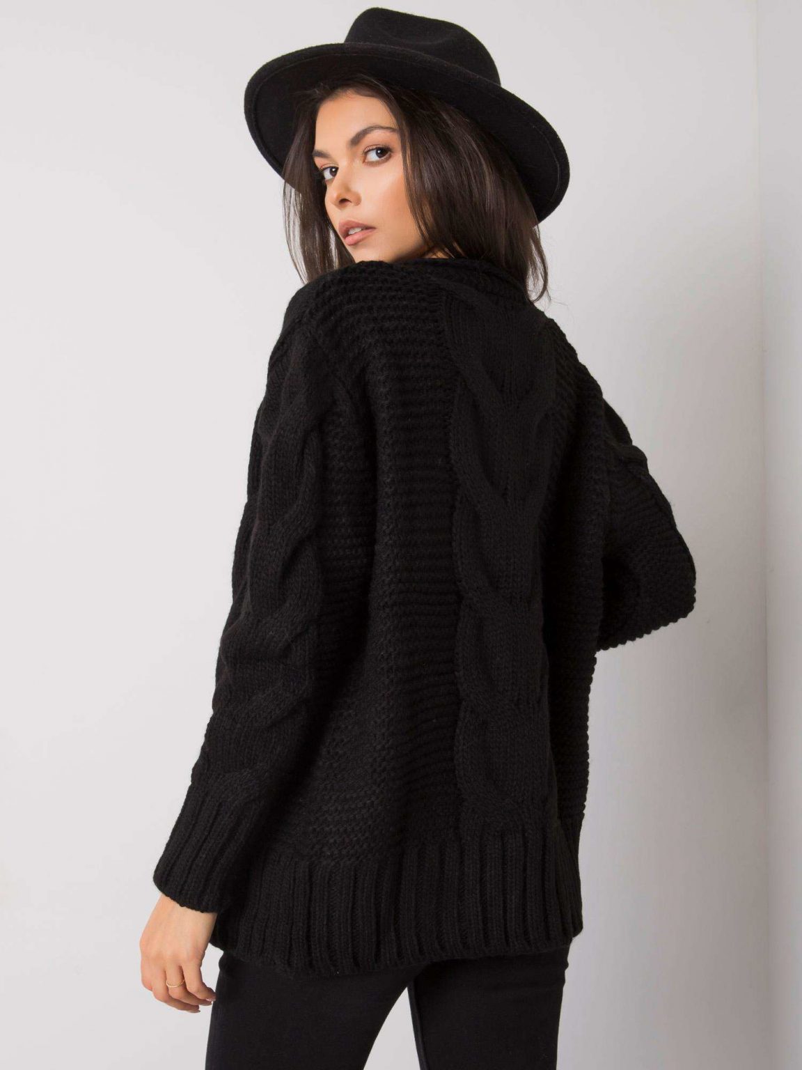 Czarny sweter na guziki Louissine RUE PARIS