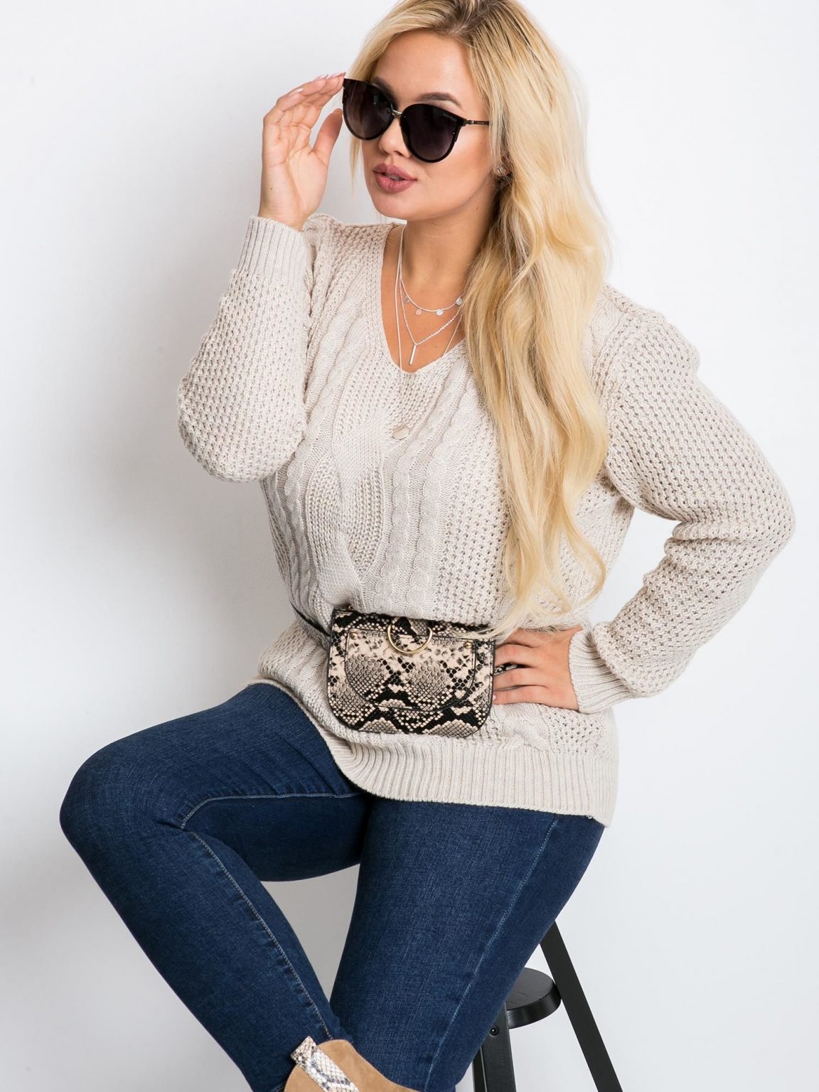 Beżowy sweter plus size Latte