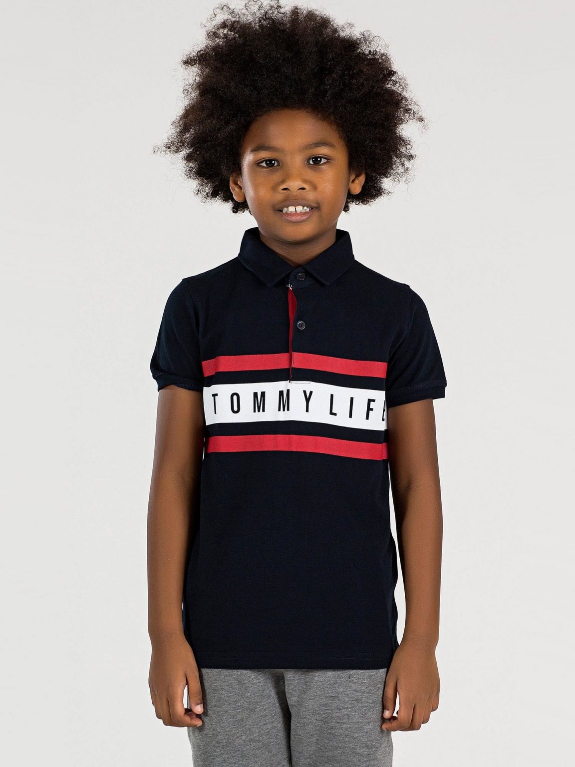 Czarna koszulka polo dla chłopca TOMMY LIFE