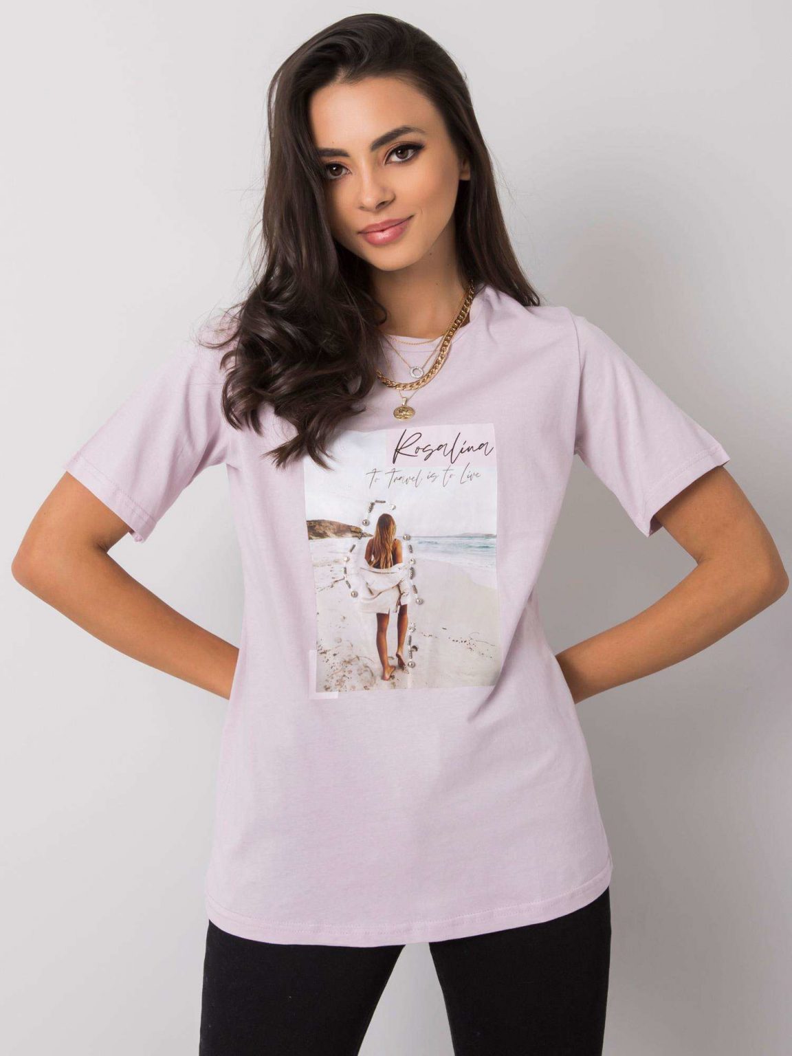 Liliowy t-shirt z nadrukiem Travel