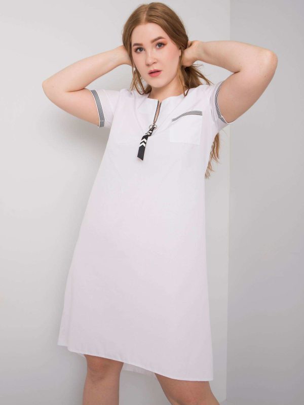 Biała sukienka plus size z bawełny Viana
