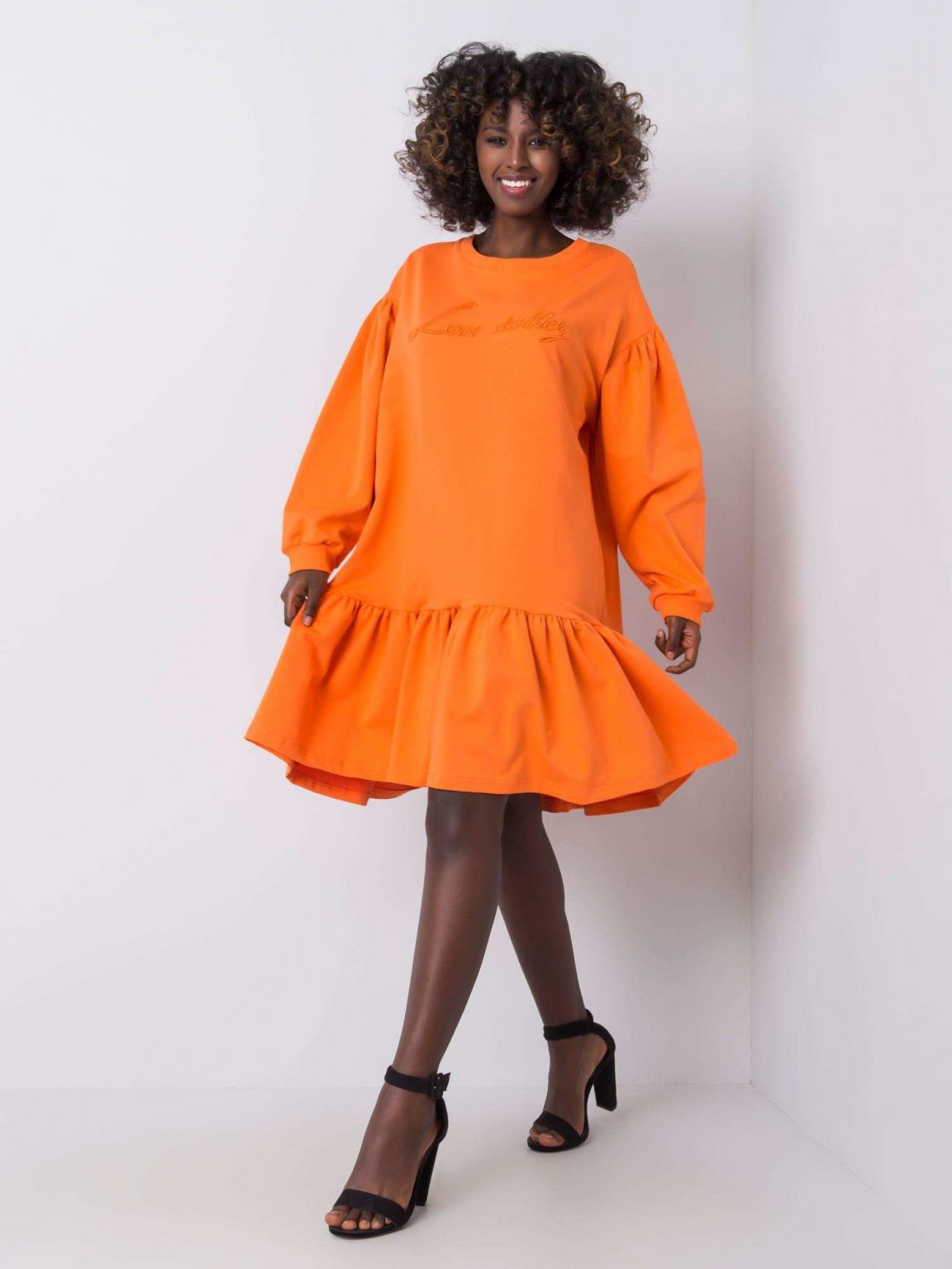 Pomarańczowa sukienka z falbaną Janelle