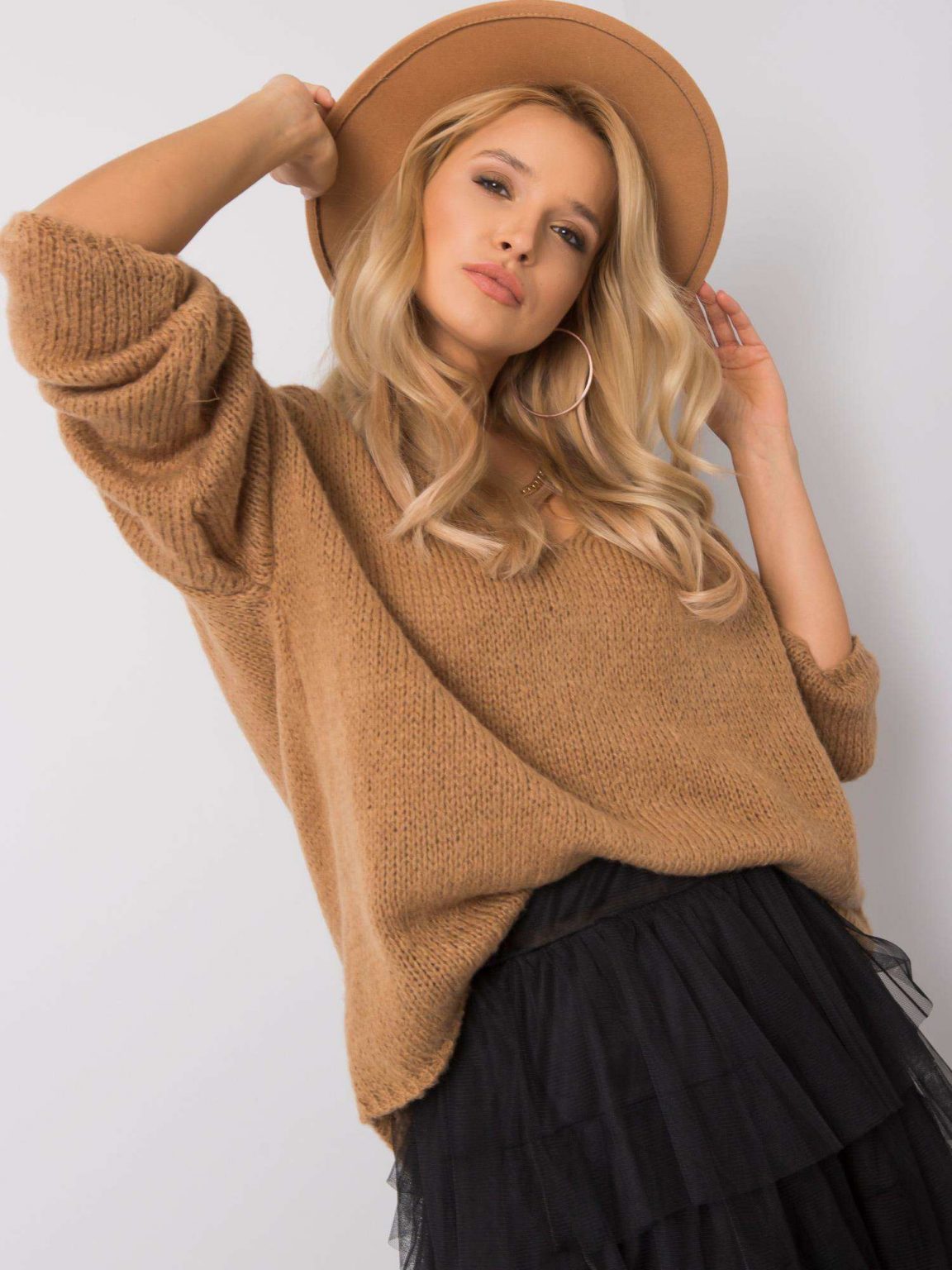 Camelowy sweter oversize Stella OCH BELLA