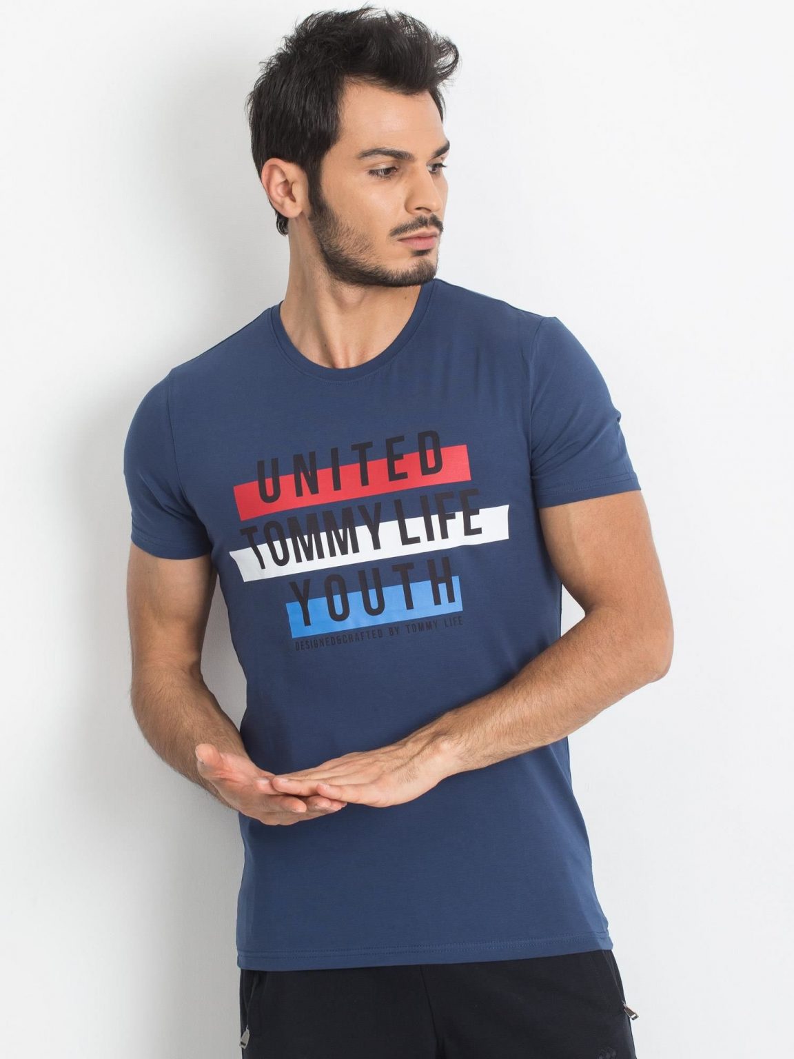 TOMMY LIFE Ciemnoniebieski męski t-shirt z bawełny