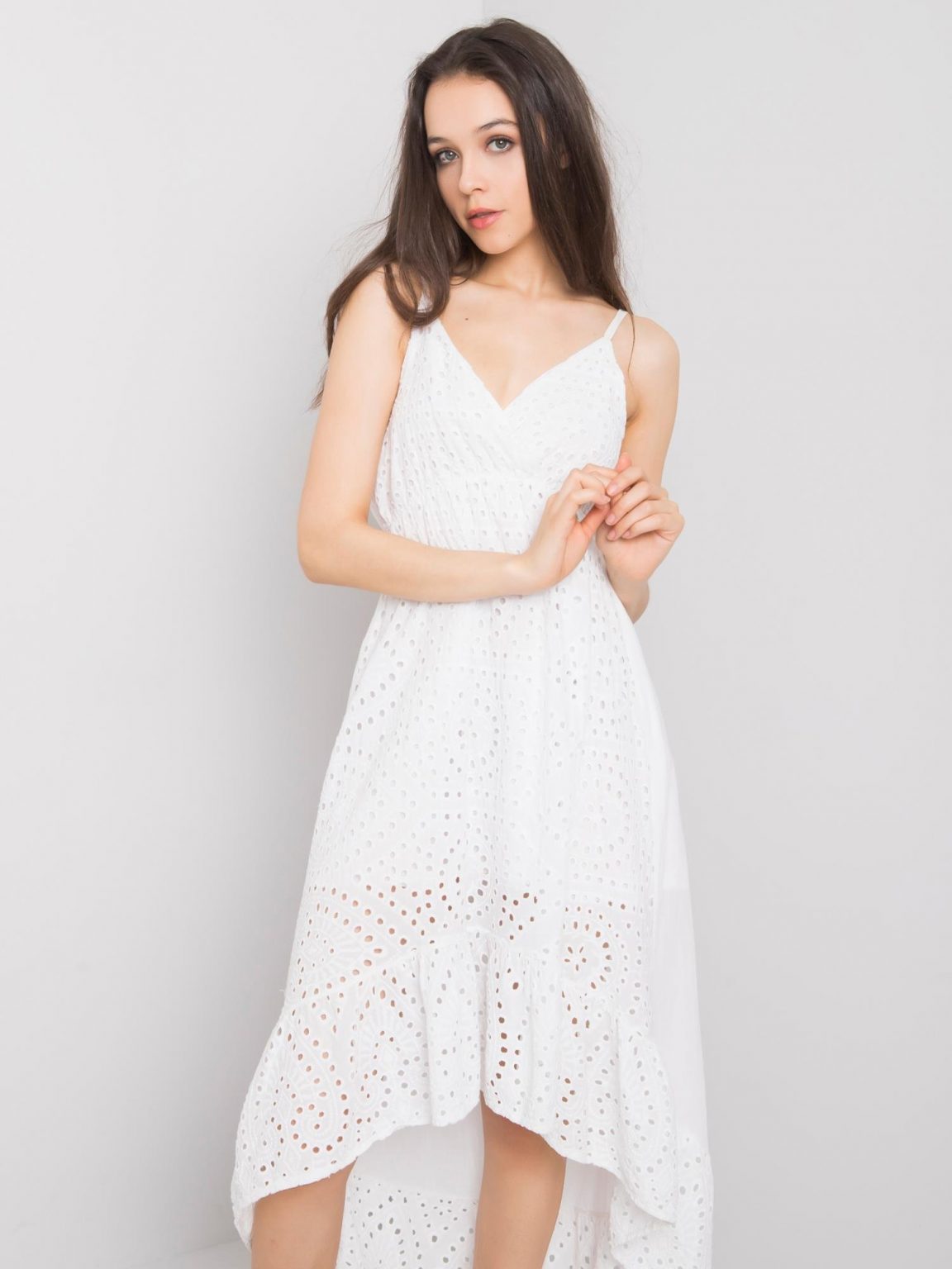Biała sukienka z falbaną Clover OCH BELLA