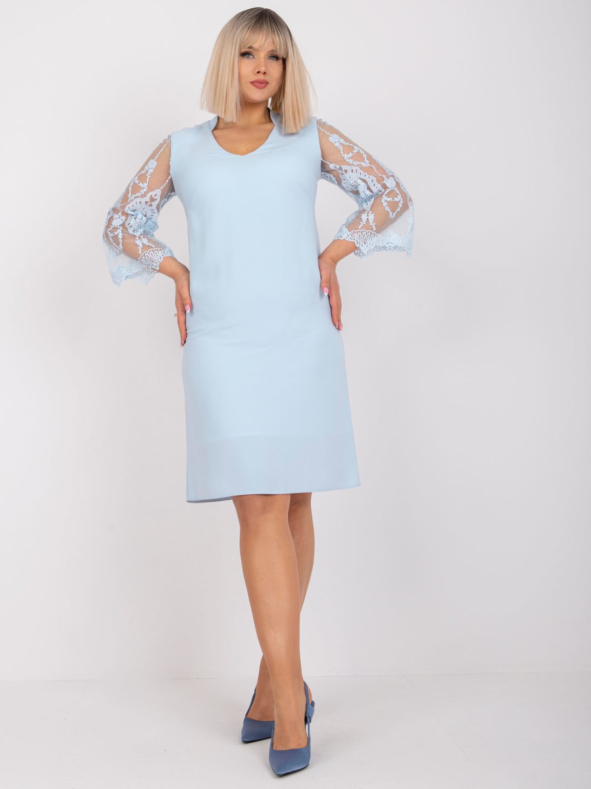 Hurtownia Jasnoniebieska ołówkowa sukienka plus size Valeria