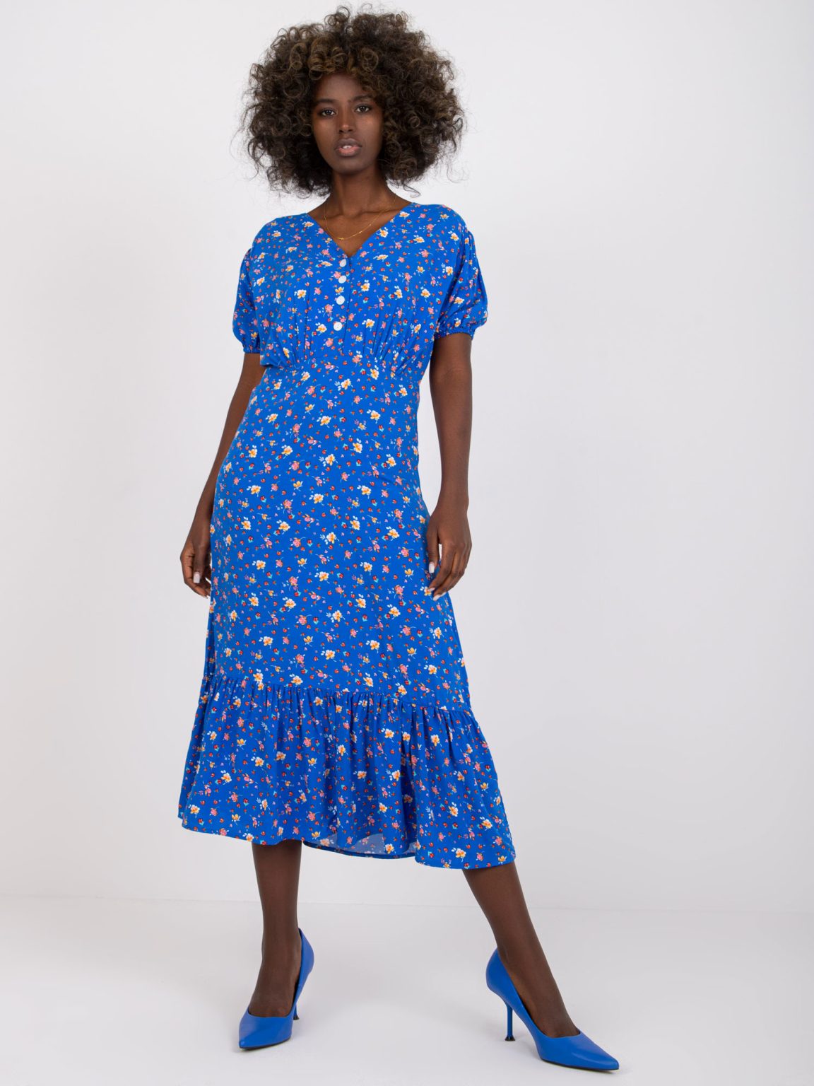 Hurtownia Niebieska sukienka z printami z wiskozy RUE PARIS