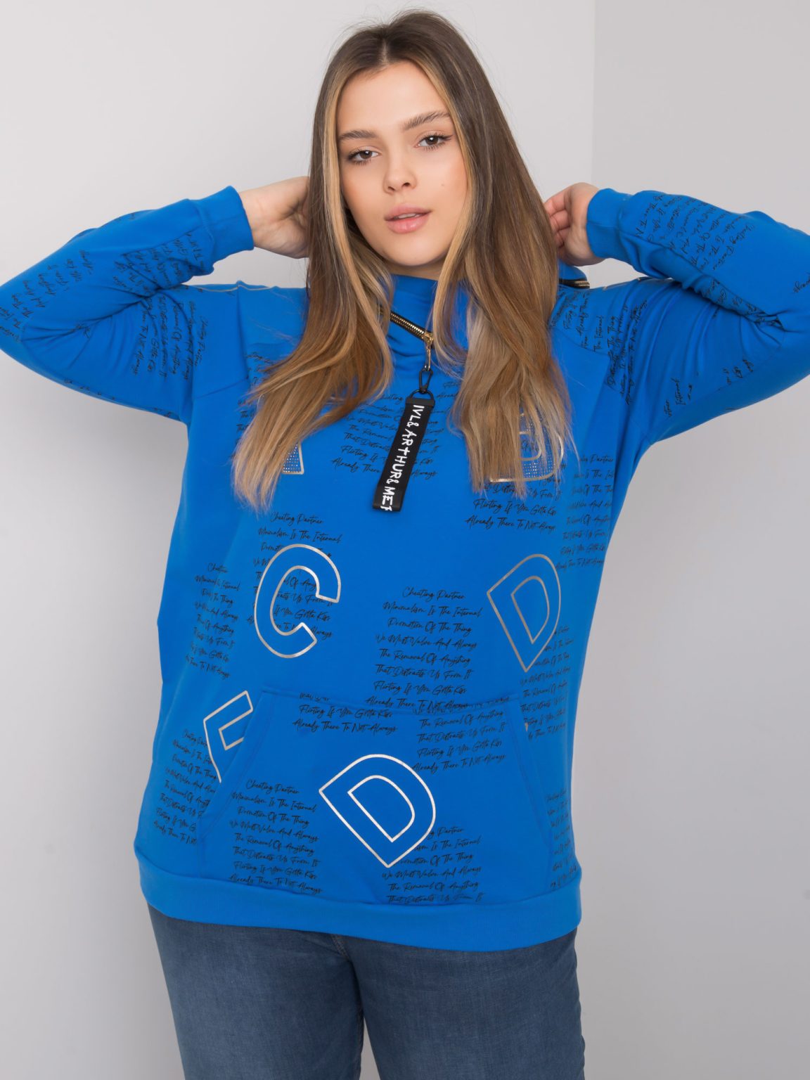 Hurtownia Ciemnoniebieska bluza plus size z aplikacją Adele