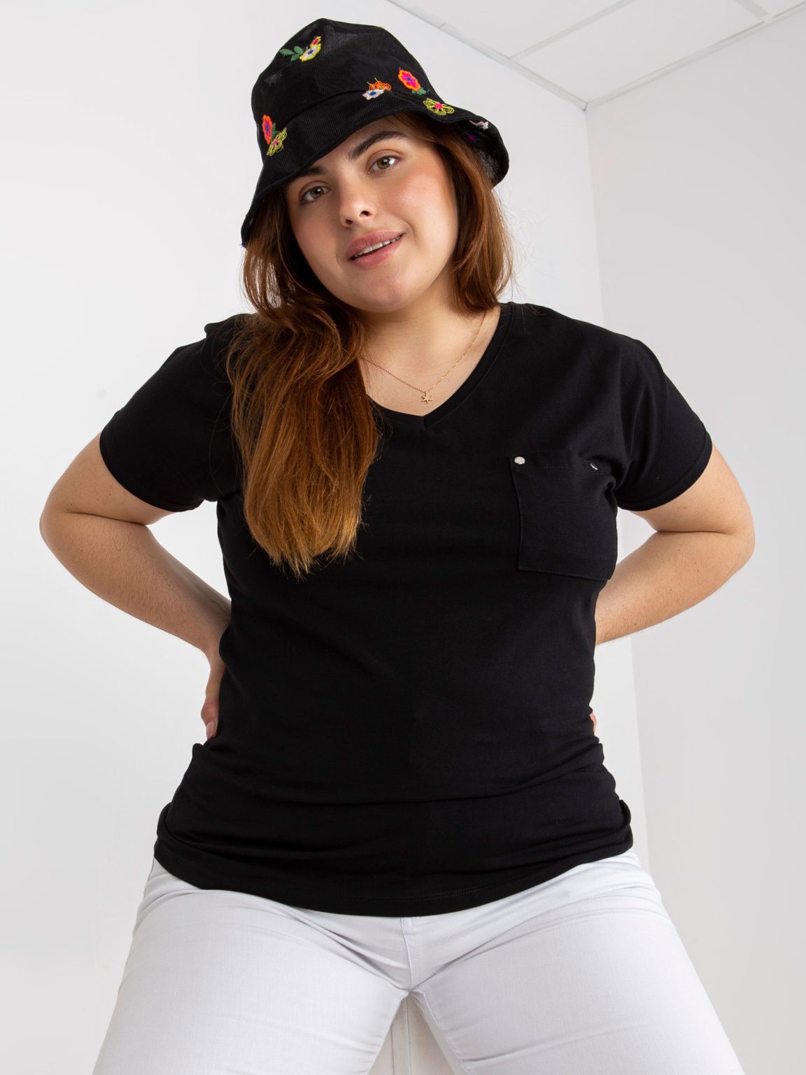 Hurtownia Czarny damski bawełniany t-shirt plus size basic