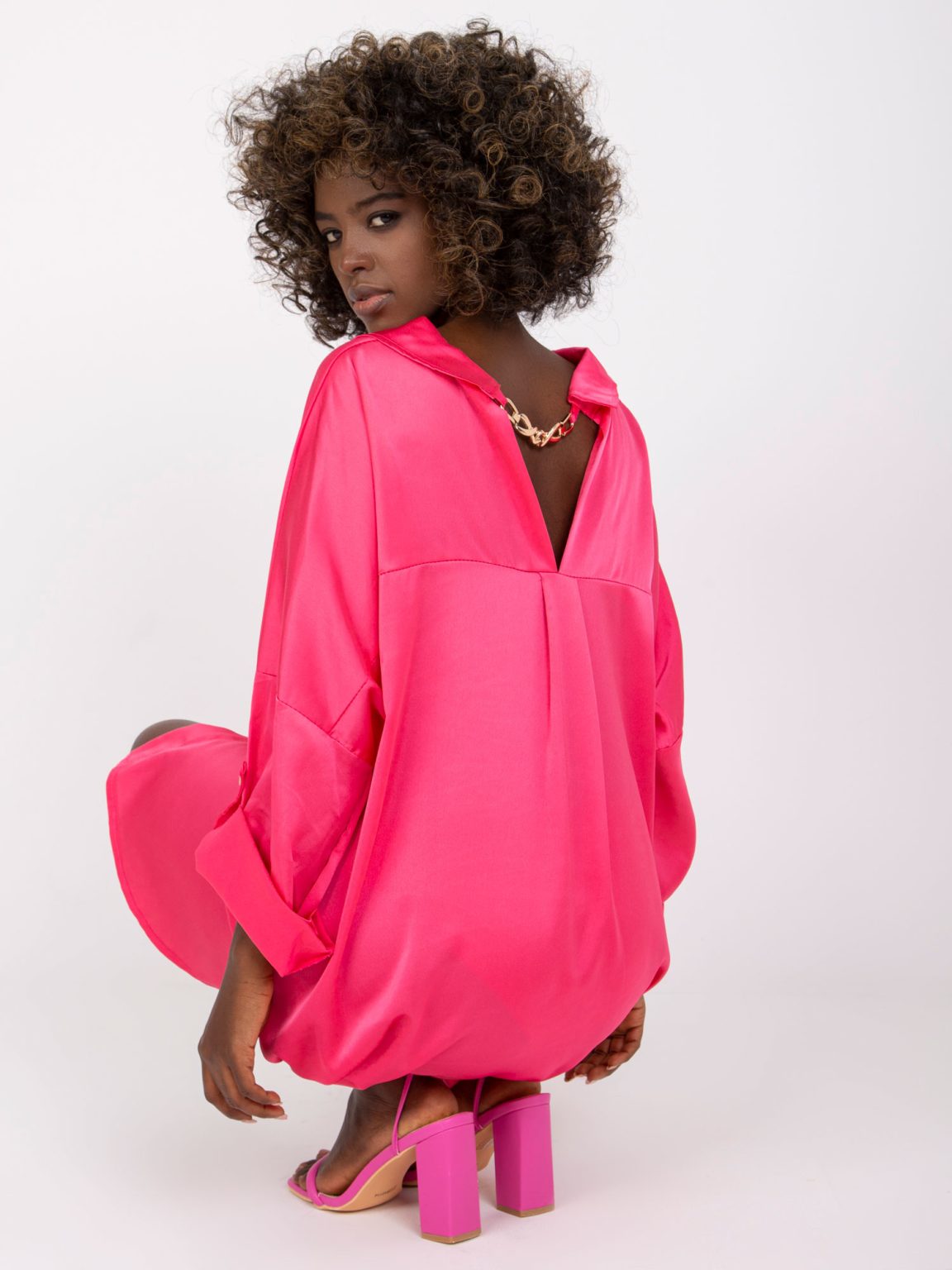 Hurtownia Różowa sukienka koszulowa oversize Flevoland