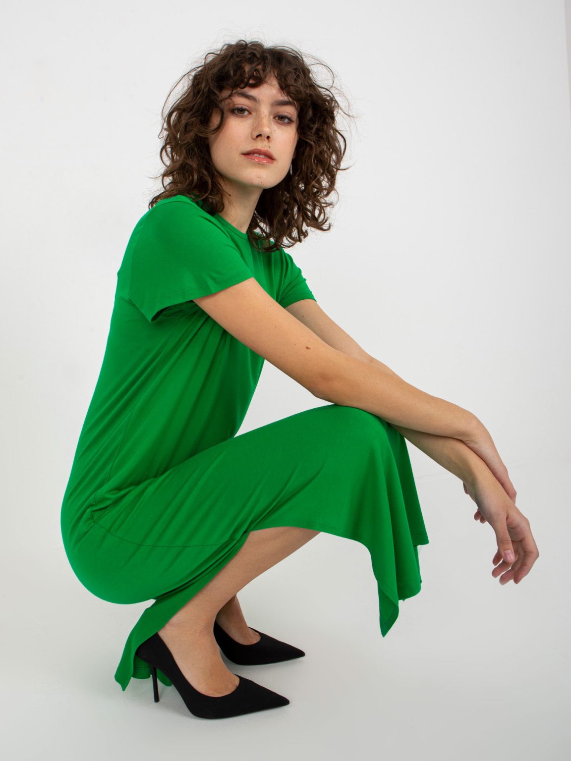 Hurtownia Zielona midi sukienka basic z wiskozy Liliane