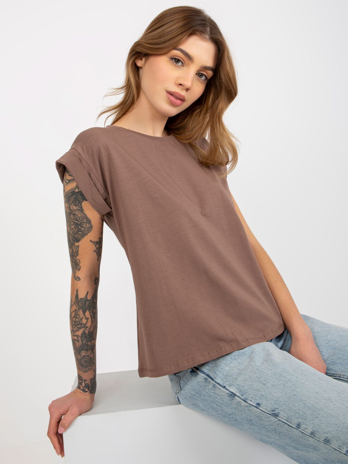 Hurtownia Brązowy jednokolorowy t-shirt basic z bawełny Revolution