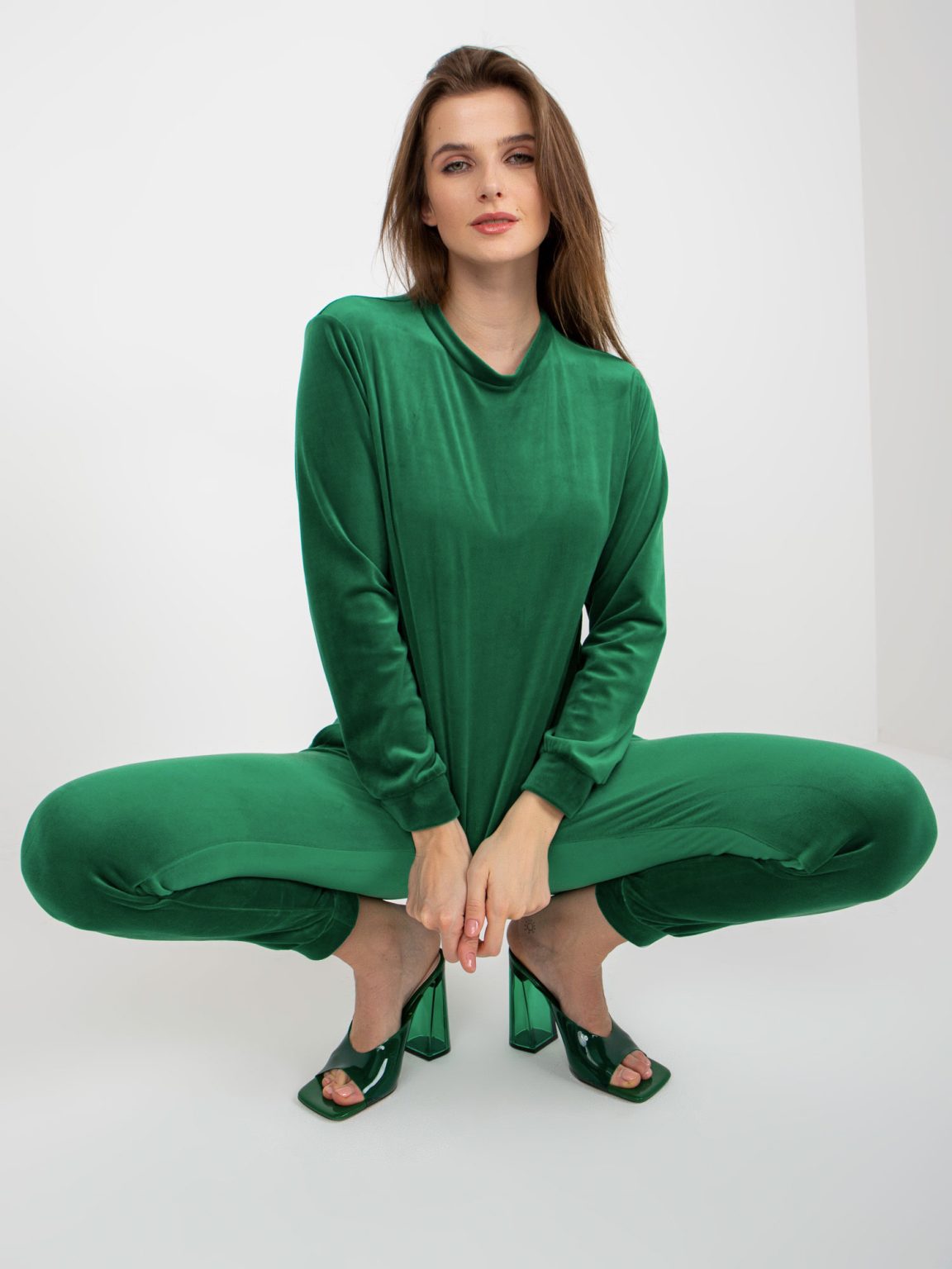 Hurtownia Zielony damski komplet welurowy z bluzą Brenda RUE PARIS