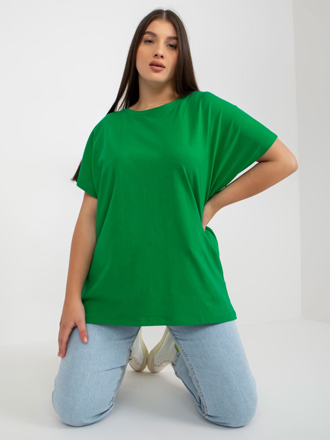 Hurtownia Zielony luźny t-shirt plus size