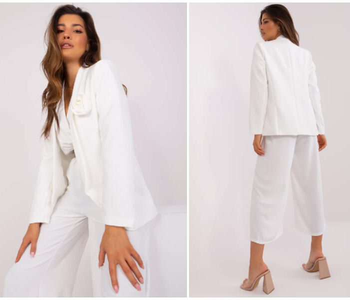 Îmbrăcăminte en-gros cu blazer alb – un clasic atemporal în magazinul tău