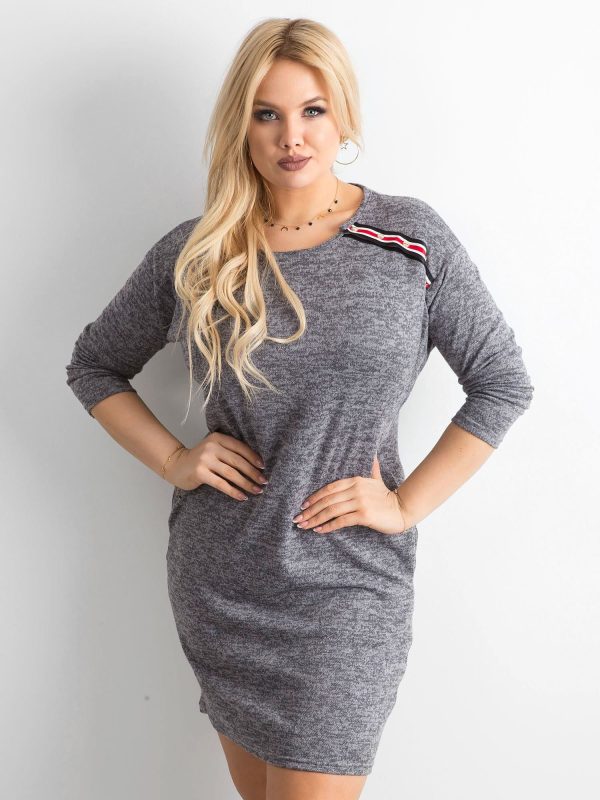 Velkoobchod Pletené šaty PLUS SIZE šedé