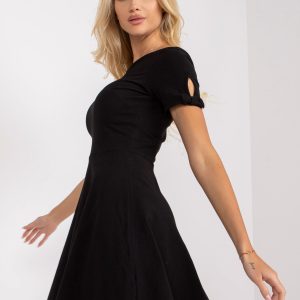 Großhandel Schwarzes Mini-Kleid mit ausgestellten kurzen Ärmeln