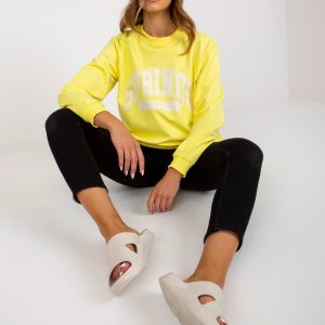 Großhandel Gelb-weißes Oversize-Damen-Sweatshirt mit Schriftzug