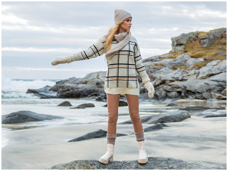 Women’s warmed eco-leather leggings in online wholesale – winter trend!