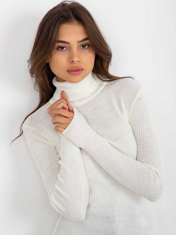 Wholesale Ecru ribbed turtleneck sweater with long sleeve