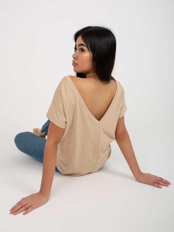 Online rõivaste hulgimüüja Beež alumine T-särk kaelusega seljatule