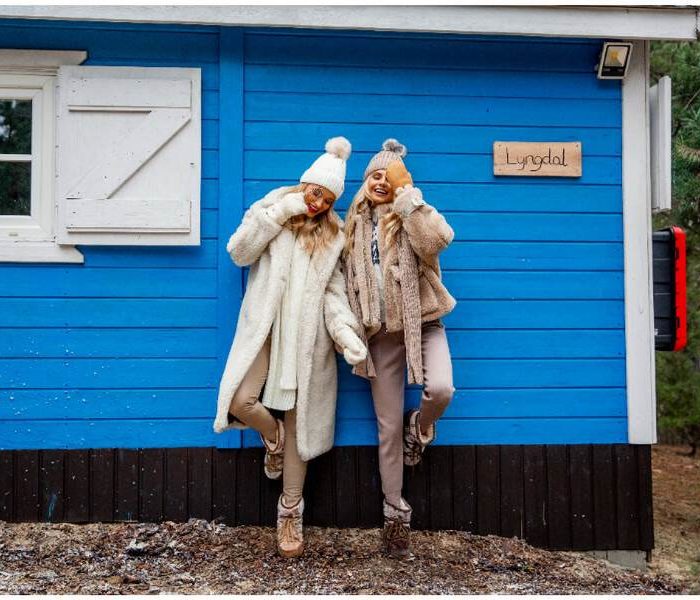 Zimske obleke iz veleprodaje – 4 modni kompleti